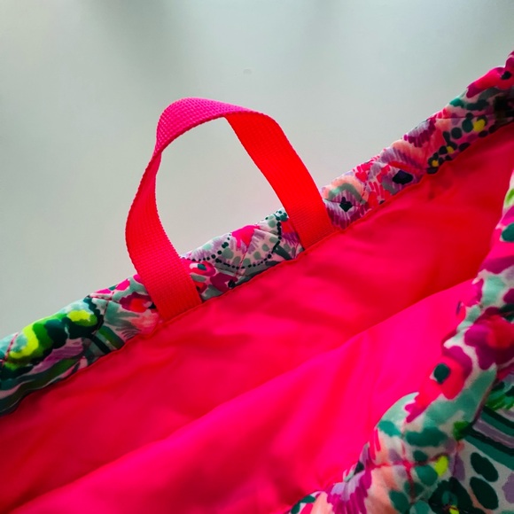 Lilly Pulitzer Quilted Drawstring Backpack Banana Split Pattern NEW WITHOUT TAGS main image 9